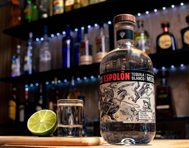Espolòn Tequila Blanco with a shot